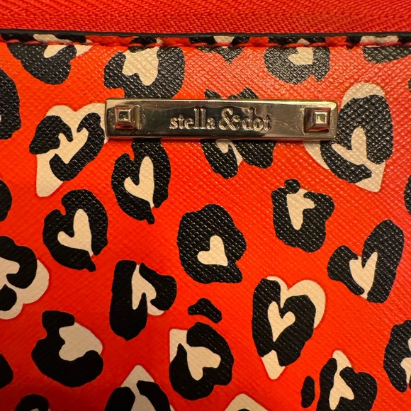 Stella & Dot Wild Hearts Wallet - Picture 3 of 8